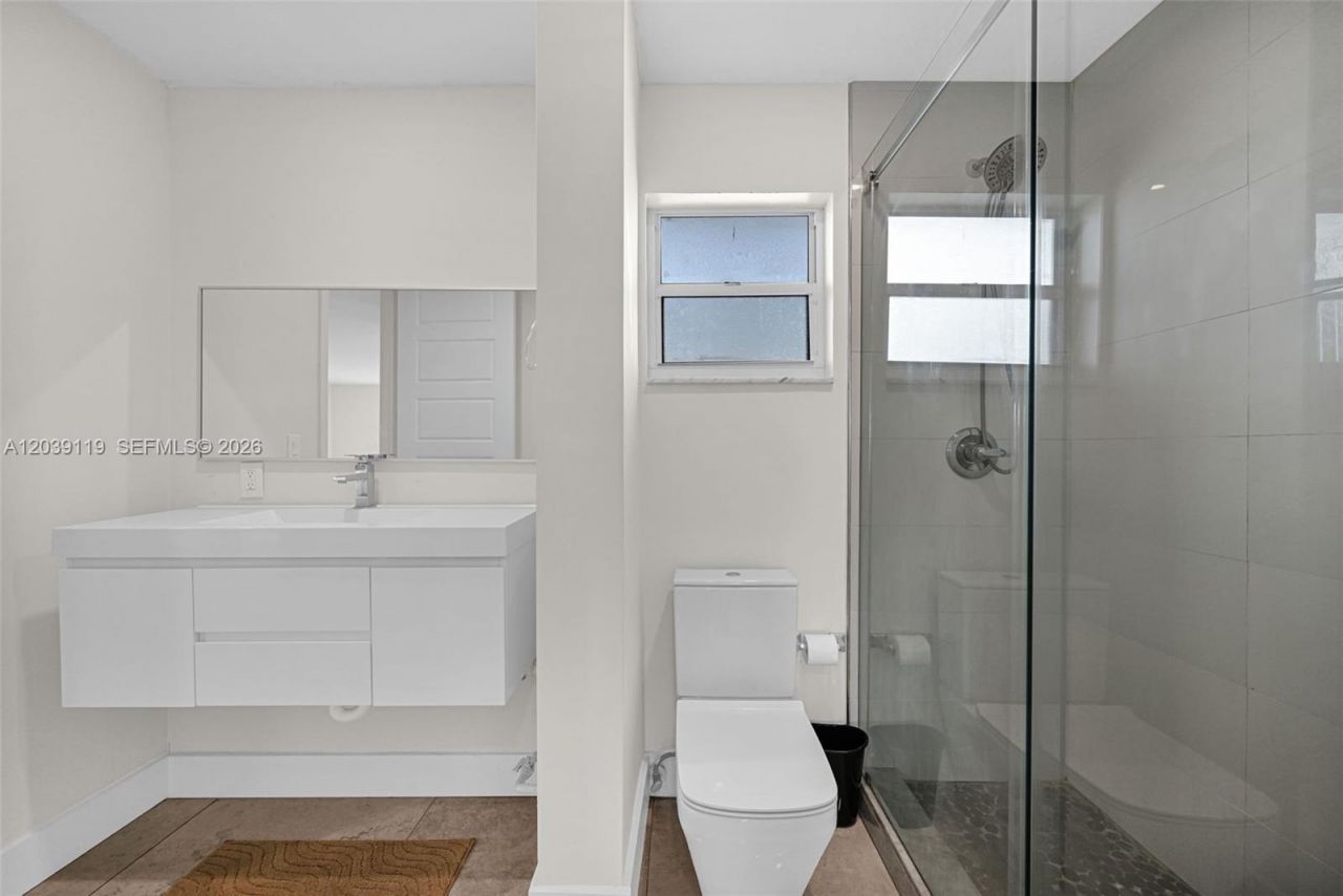 201 178th Dr, Unit 537, Sunny Isles Beach, FL 33160 Photo