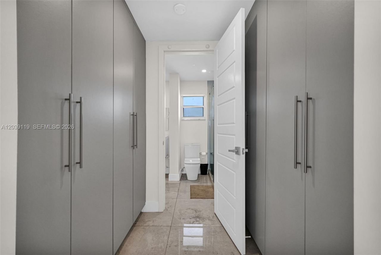 201 178th Dr, Unit 537, Sunny Isles Beach, FL 33160 Photo