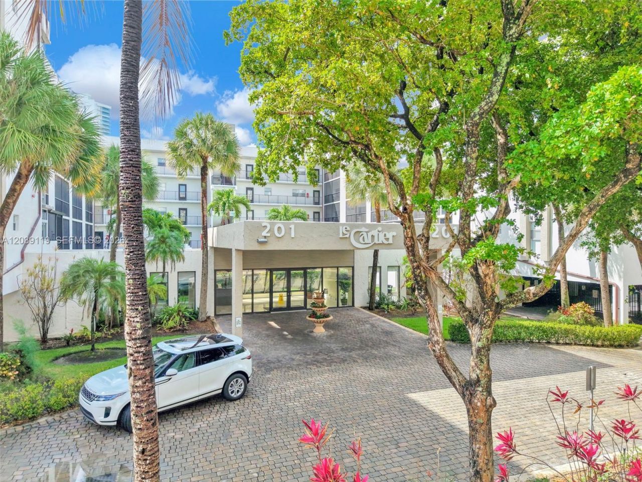 201 178th Dr, Unit 537, Sunny Isles Beach, FL 33160 Photo