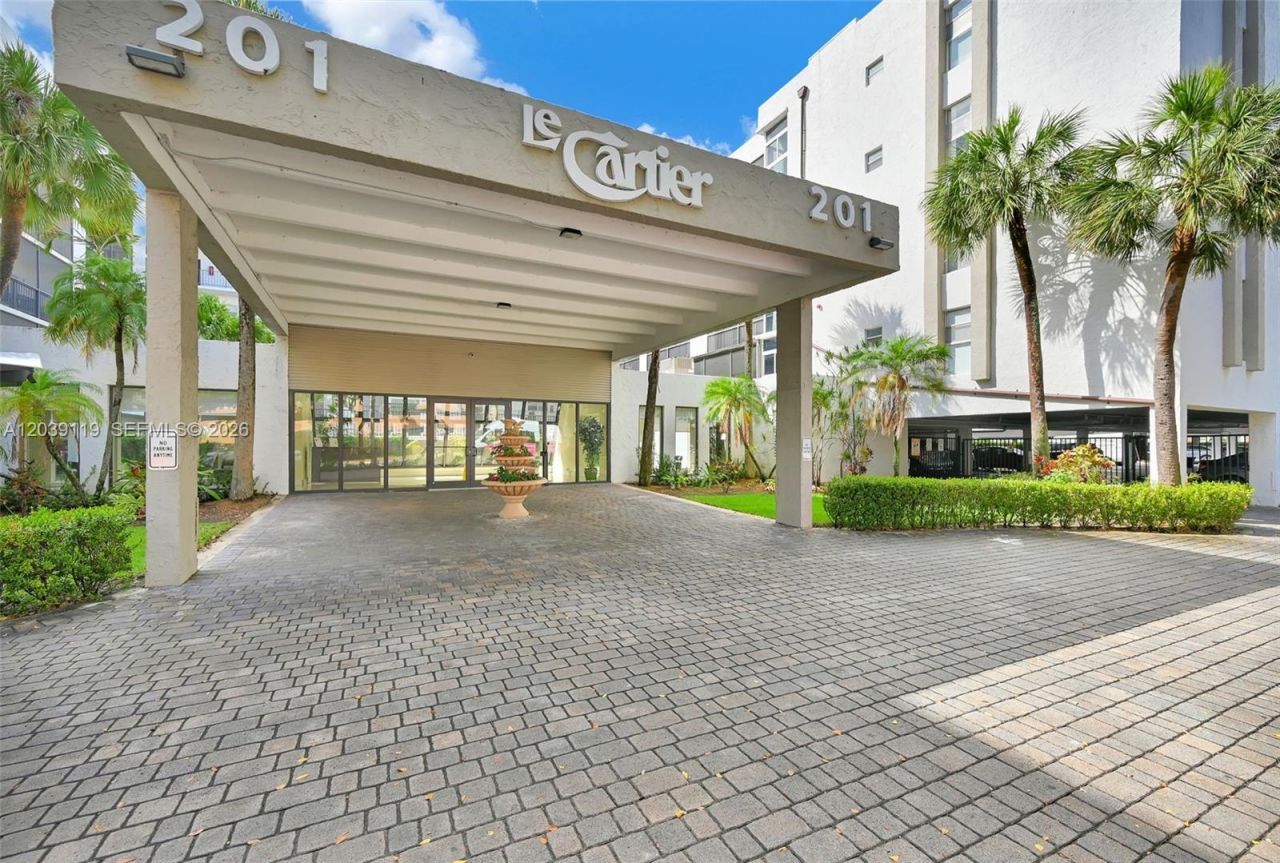 201 178th Dr, Unit 537, Sunny Isles Beach, FL 33160 Photo