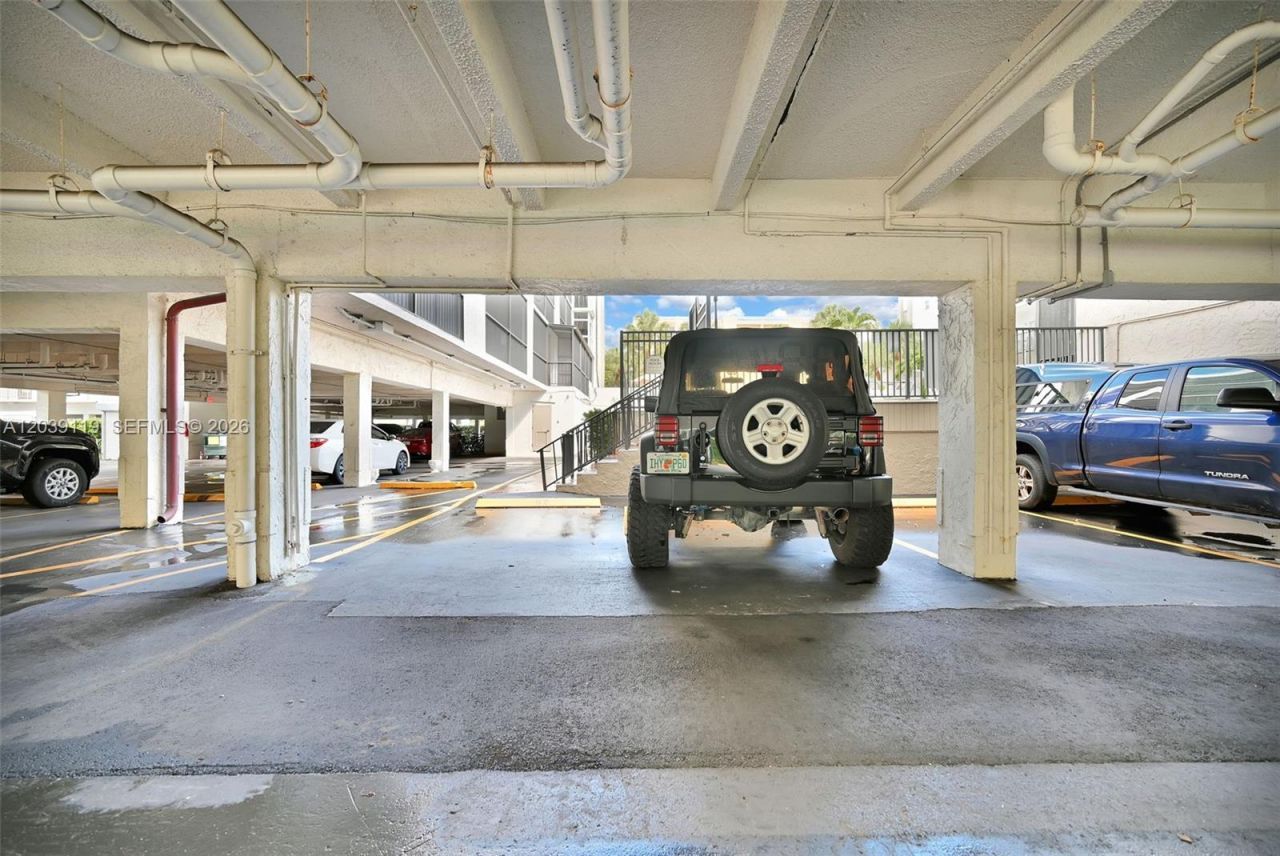 201 178th Dr, Unit 537, Sunny Isles Beach, FL 33160 Photo