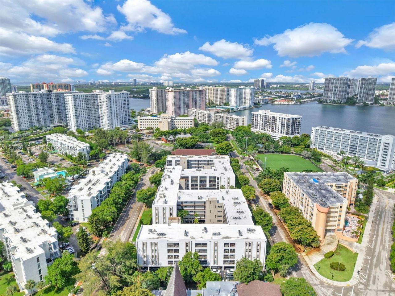 201 178th Dr, Unit 537, Sunny Isles Beach, FL 33160 Photo