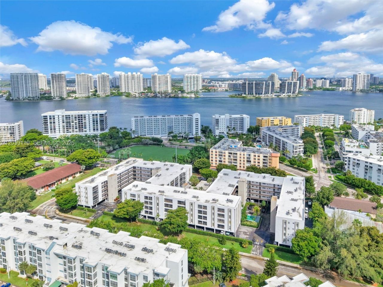 201 178th Dr, Unit 537, Sunny Isles Beach, FL 33160 Photo