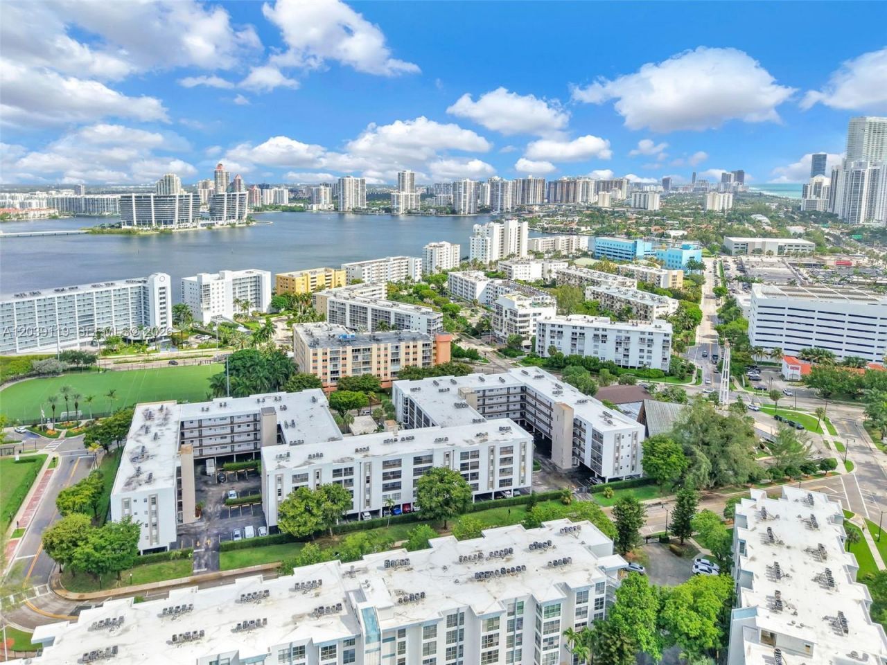 201 178th Dr, Unit 537, Sunny Isles Beach, FL 33160 Photo