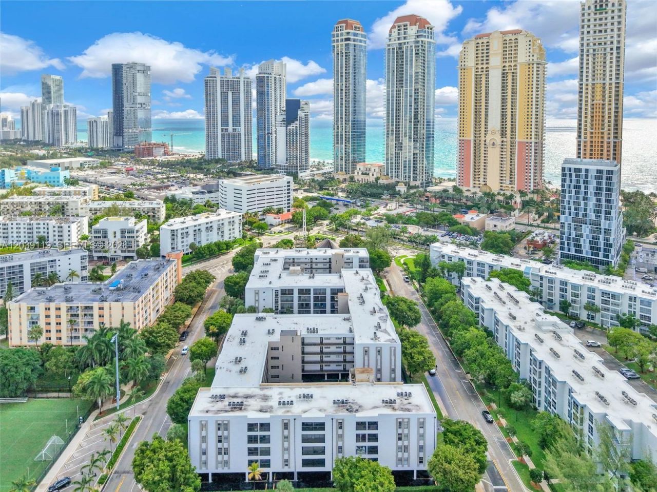 201 178th Dr, Unit 537, Sunny Isles Beach, FL 33160 Photo