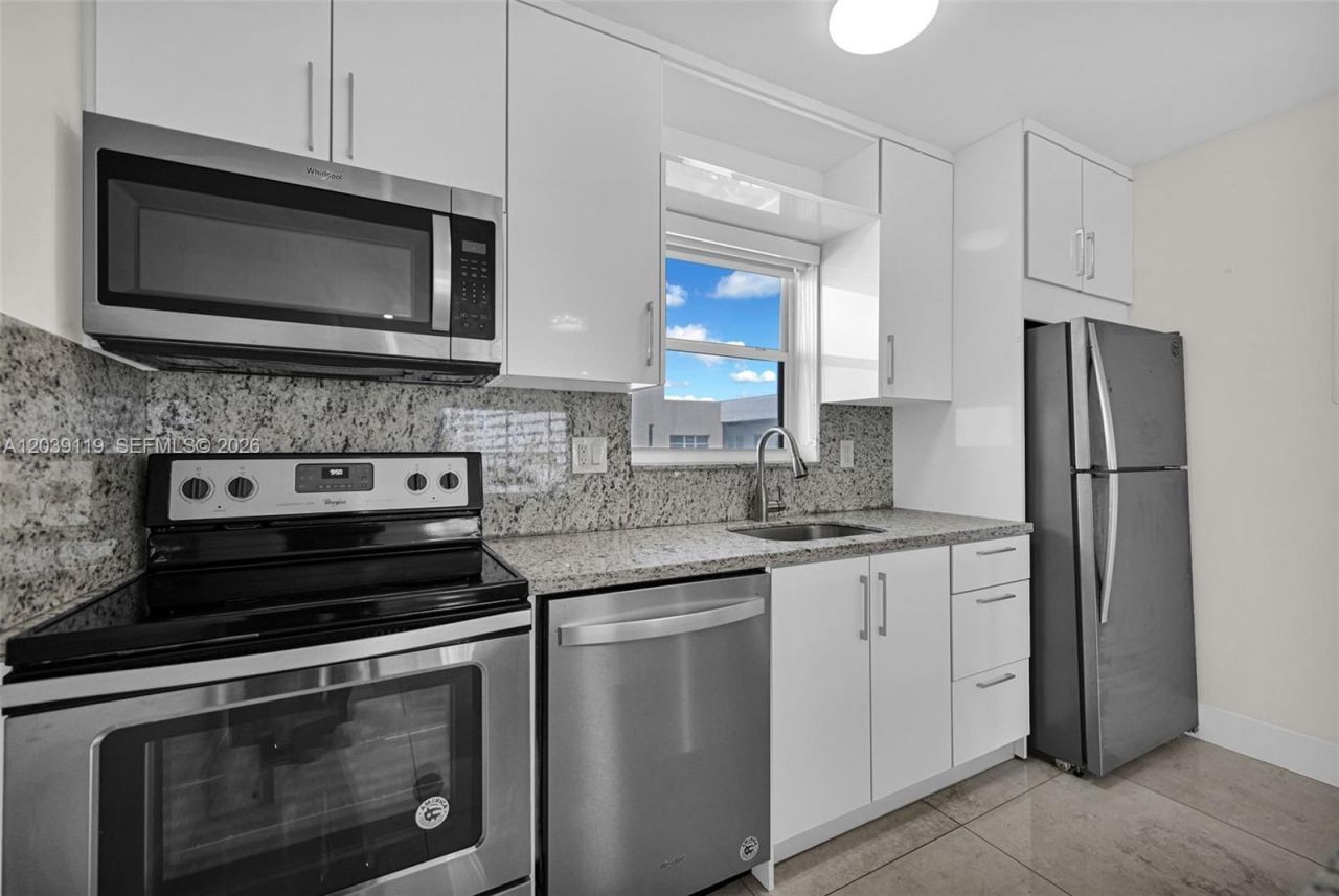 201 178th Dr, Unit 537, Sunny Isles Beach, FL 33160 Photo