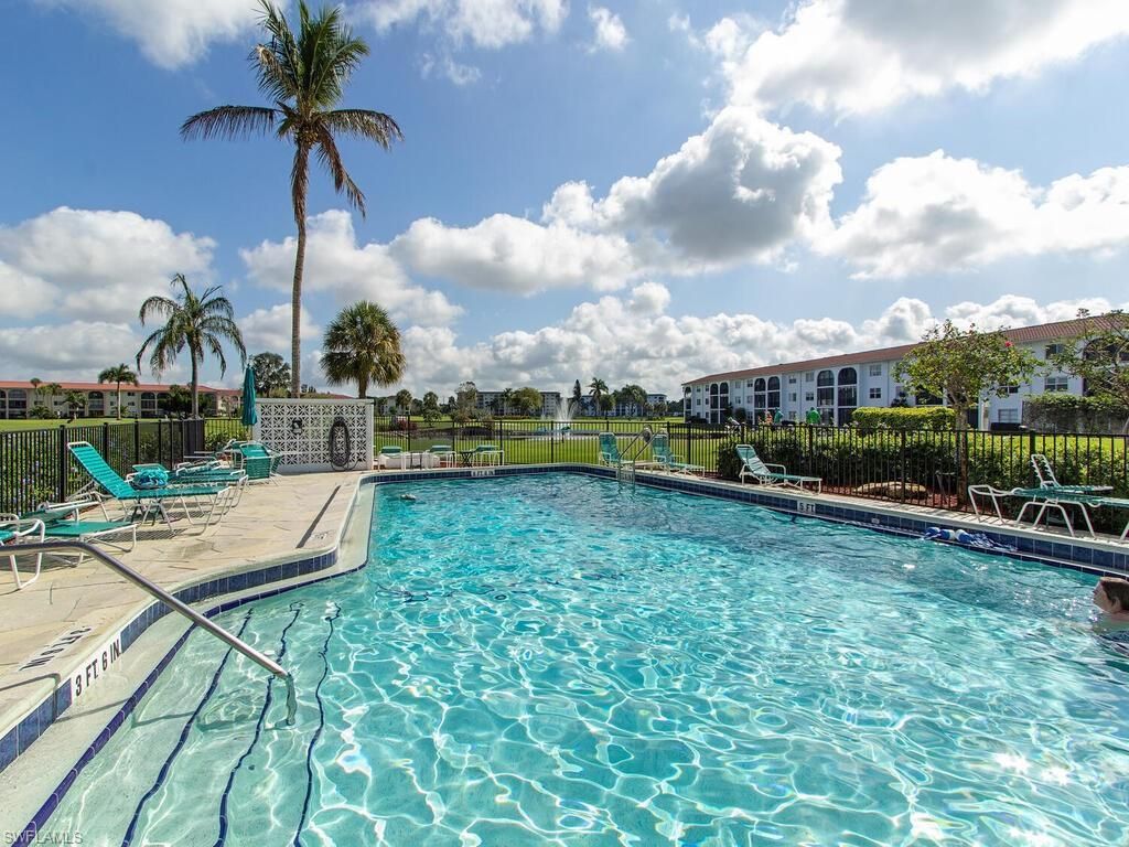 29 High Point Cir E, Unit 307, Naples, FL 34103 Photo
