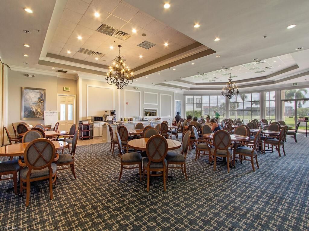 29 High Point Cir E, Unit 307, Naples, FL 34103 Photo