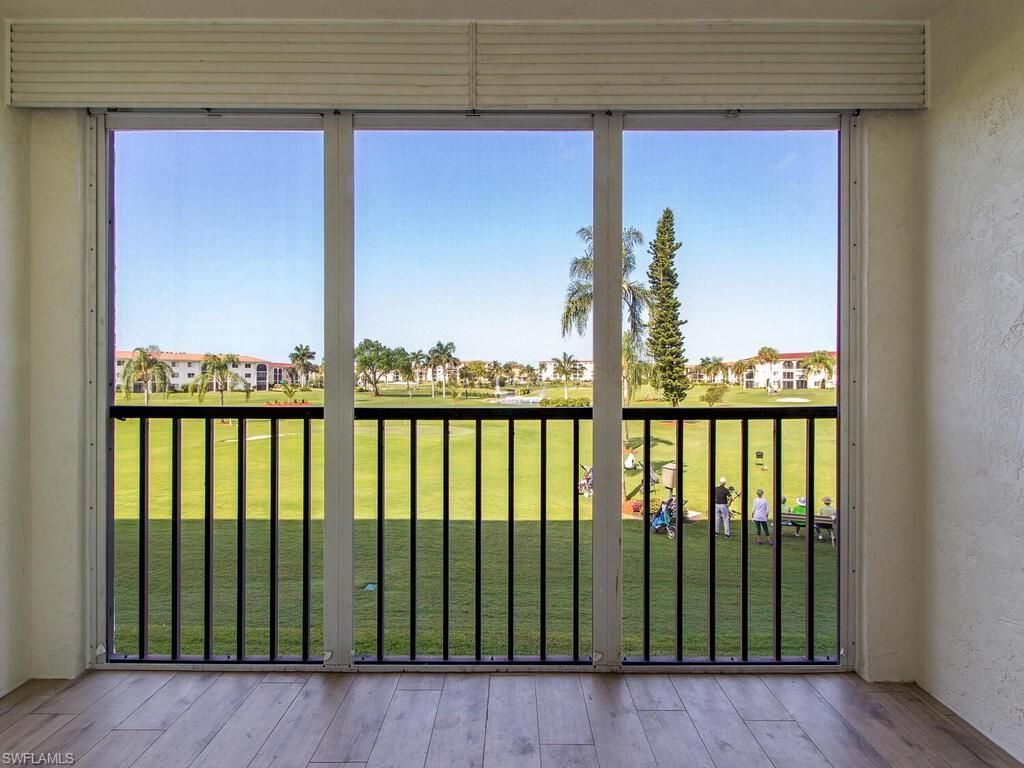 29 High Point Cir E, Unit 307, Naples, FL 34103 Photo