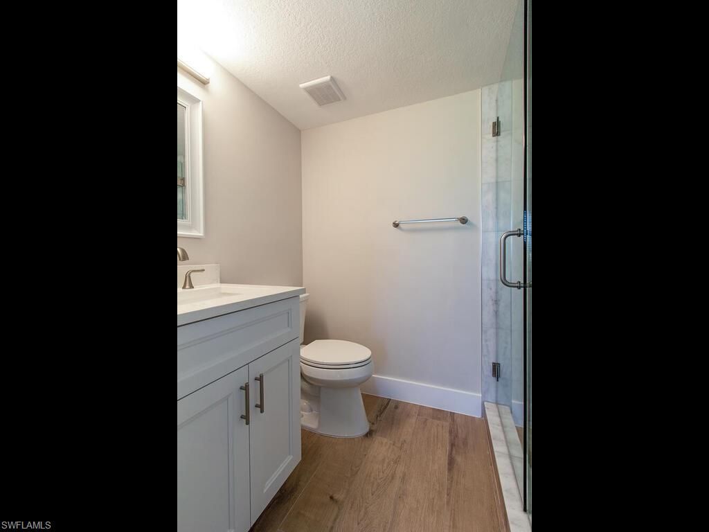 29 High Point Cir E, Unit 307, Naples, FL 34103 Photo
