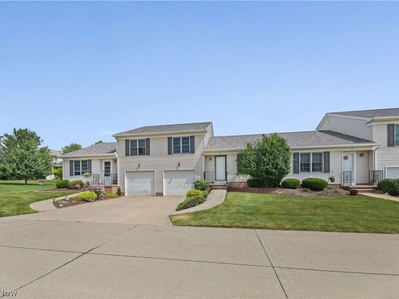 650 Sturbridge Drive, Unit 3, Medina, OH 44256 Photo 2