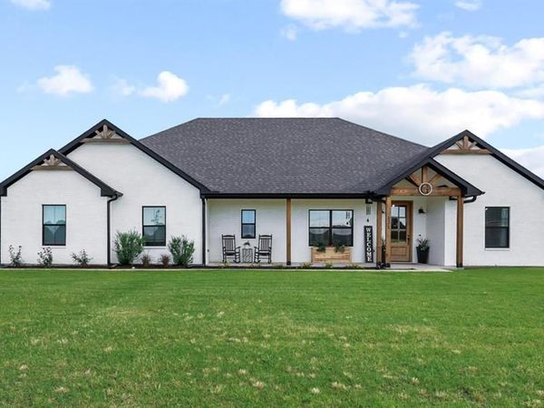 121 Chisolm Trail , Pottsboro, TX 75076