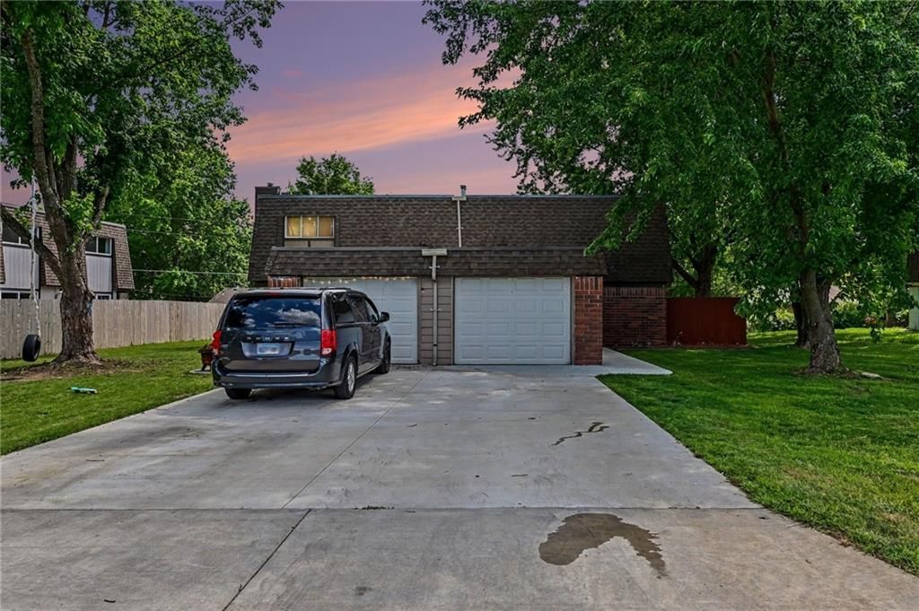 3729 Brush Creek Drive, Lawrence, KS 66047 Main Photo