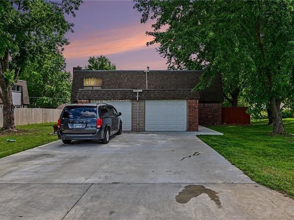 3729 Brush Creek Drive, Lawrence, KS 66047