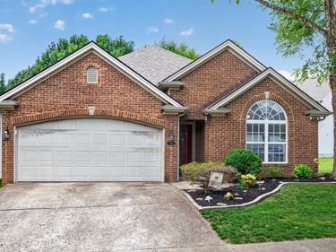 141 White Oak Trace, Lexington, KY 40511