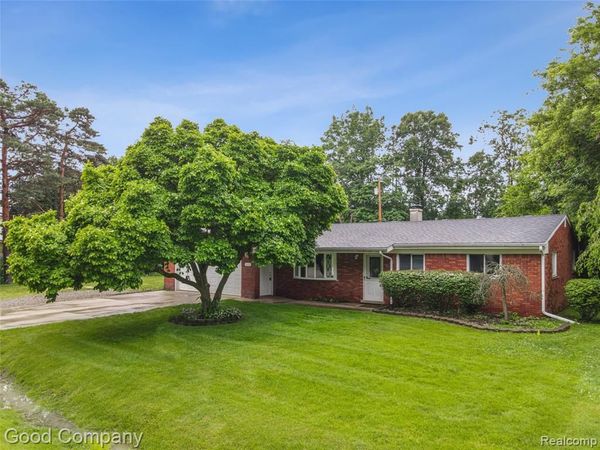 48703 W Ranch Drive , Chesterfield Twp, MI 48051