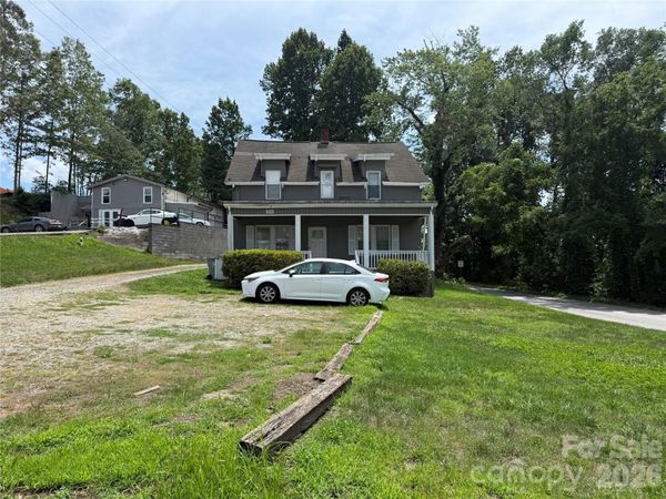 808 Harrisburg Drive SW, Lenoir, NC 28645