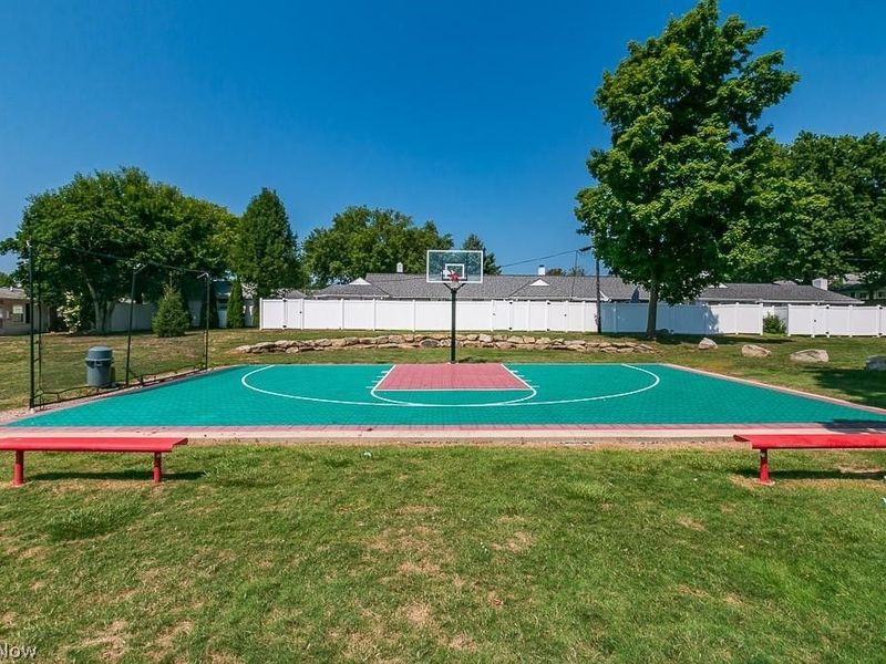4 Meadowlawn, Unit 4, Mentor, OH 44060 Photo 12