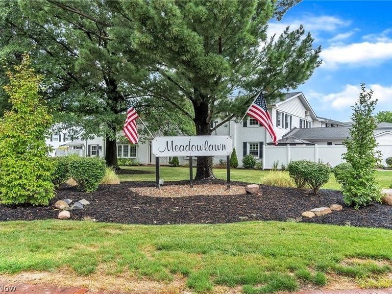 4 Meadowlawn, Unit 4, Mentor, OH 44060 Photo 2