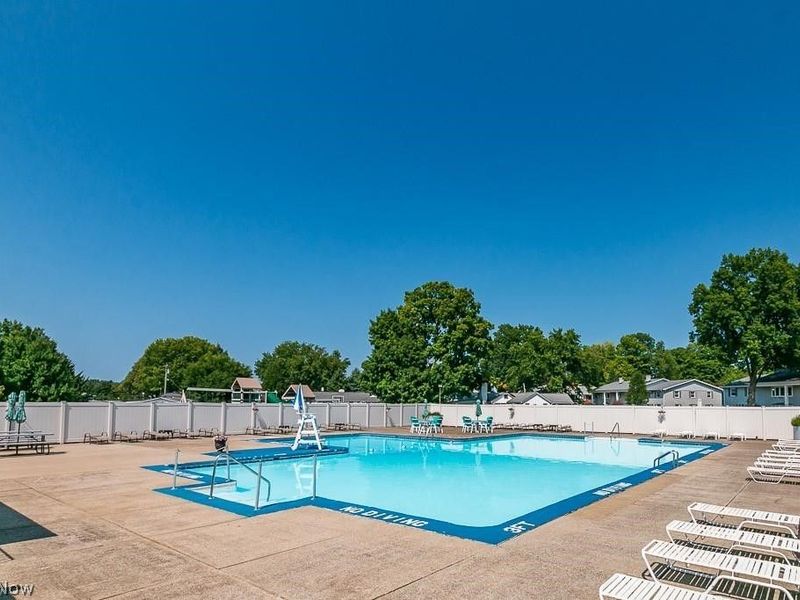 4 Meadowlawn, Unit 4, Mentor, OH 44060 Photo 4