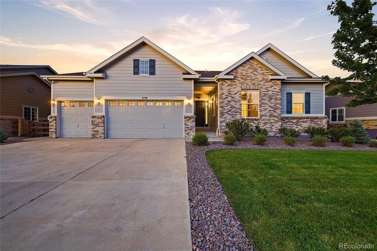 7170 S Riverwood Way, Aurora, CO 80016 Main Photo