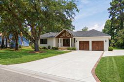 686 Pelzer Drive photo 4
