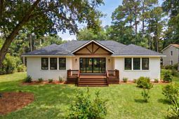 686 Pelzer Drive photo 4