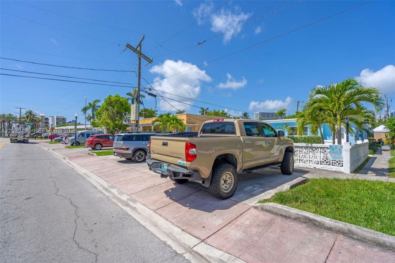 2120 Biarritz Dr , Miami Beach, FL 33141 Photo