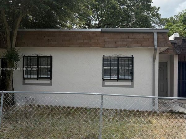 3856 NW 207 ST RD , Miami Gardens, FL 33055