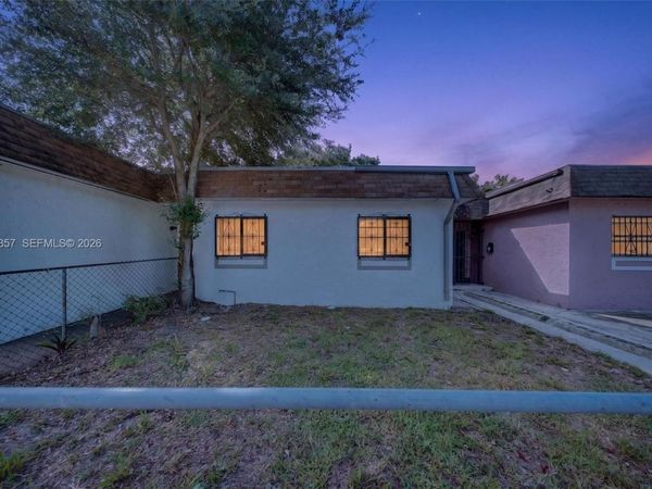 3856 NW 207 ST RD, Miami Gardens, FL 33055