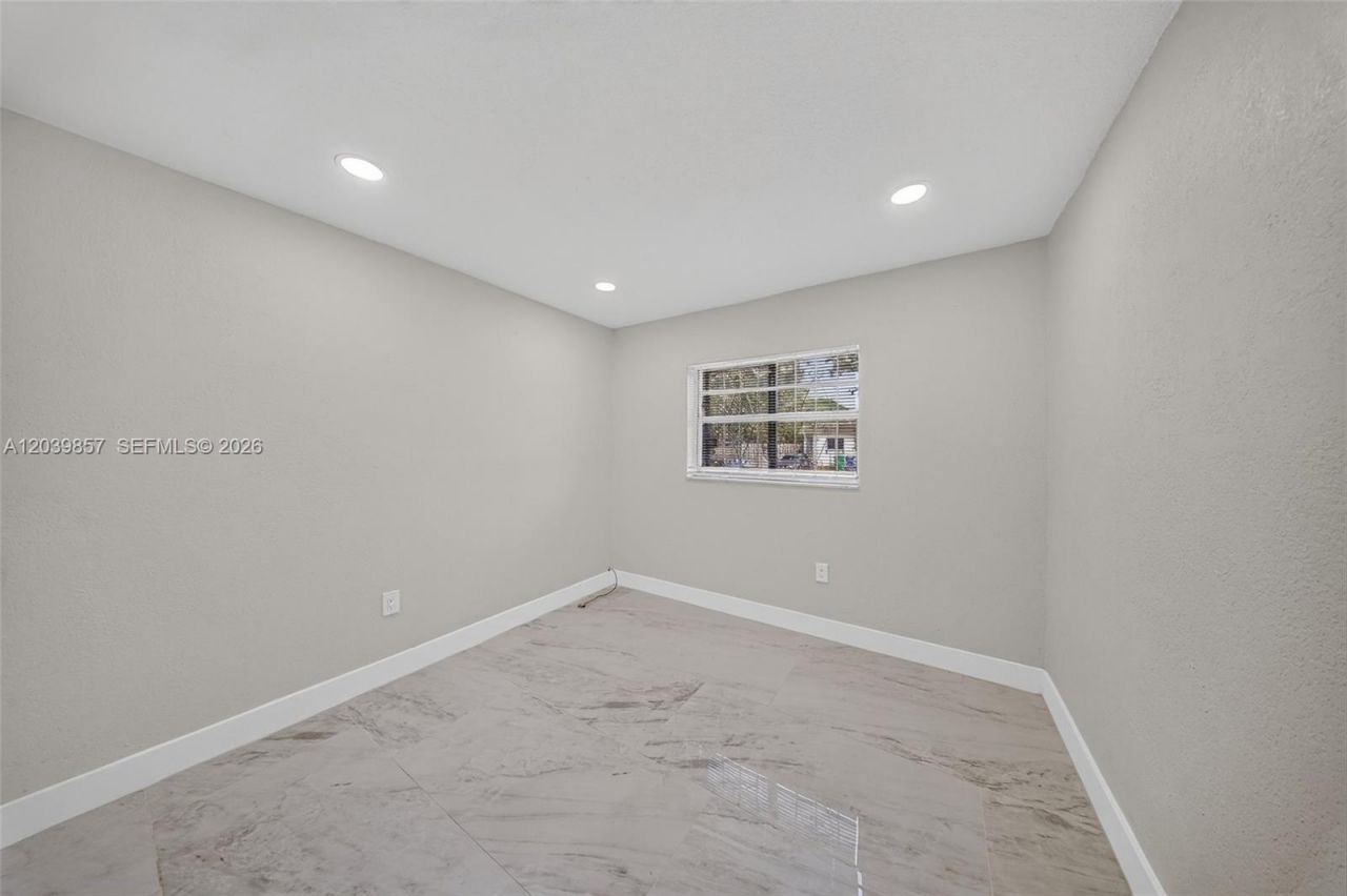 3856 NW 207 St Rd, Miami Gardens, FL 33055 Photo