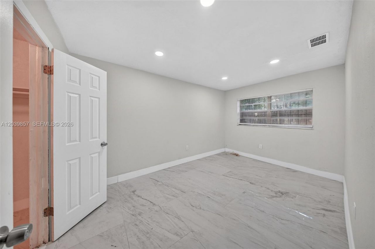 3856 NW 207 St Rd, Miami Gardens, FL 33055 Photo