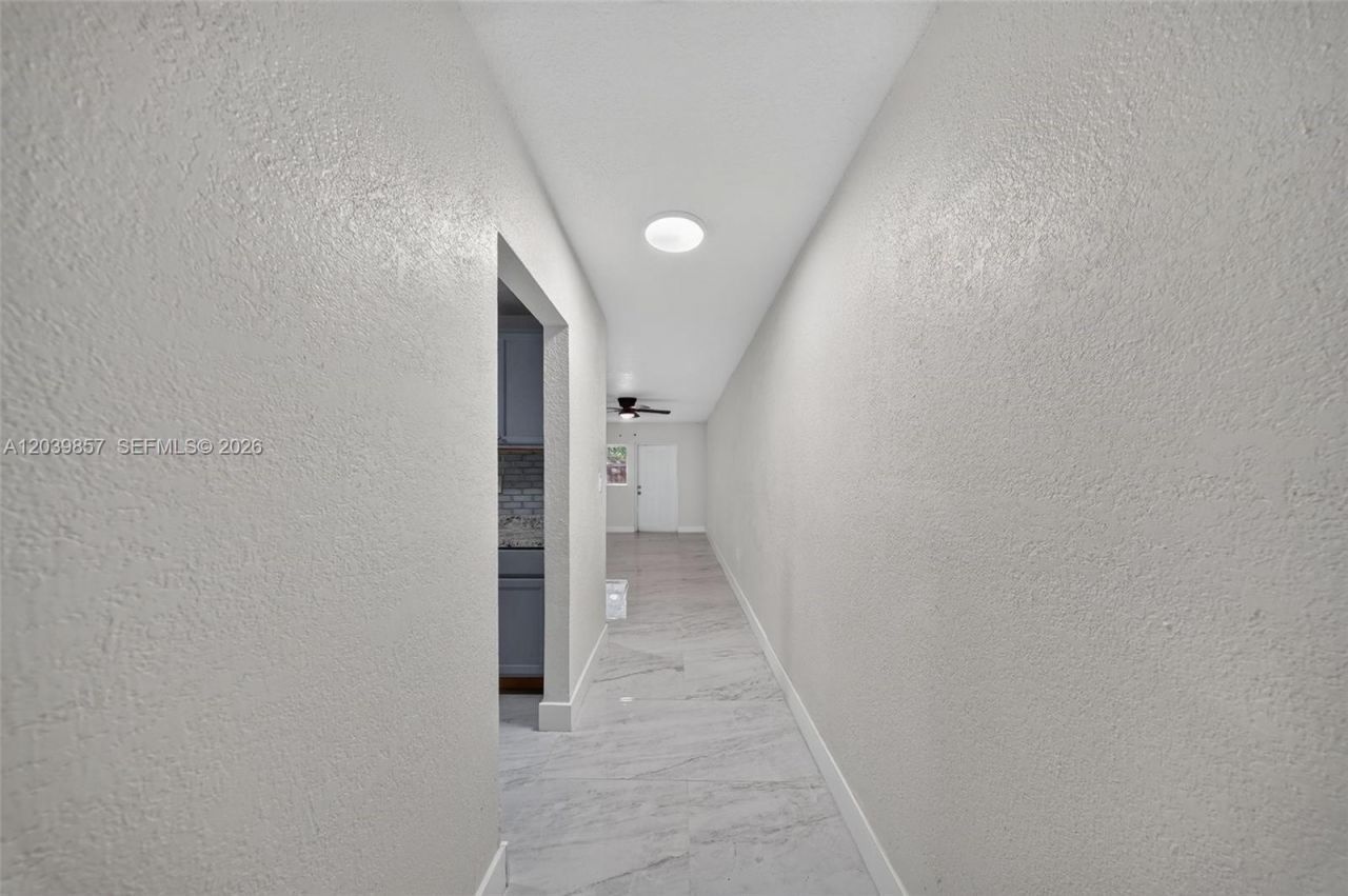 3856 NW 207 St Rd, Miami Gardens, FL 33055 Photo
