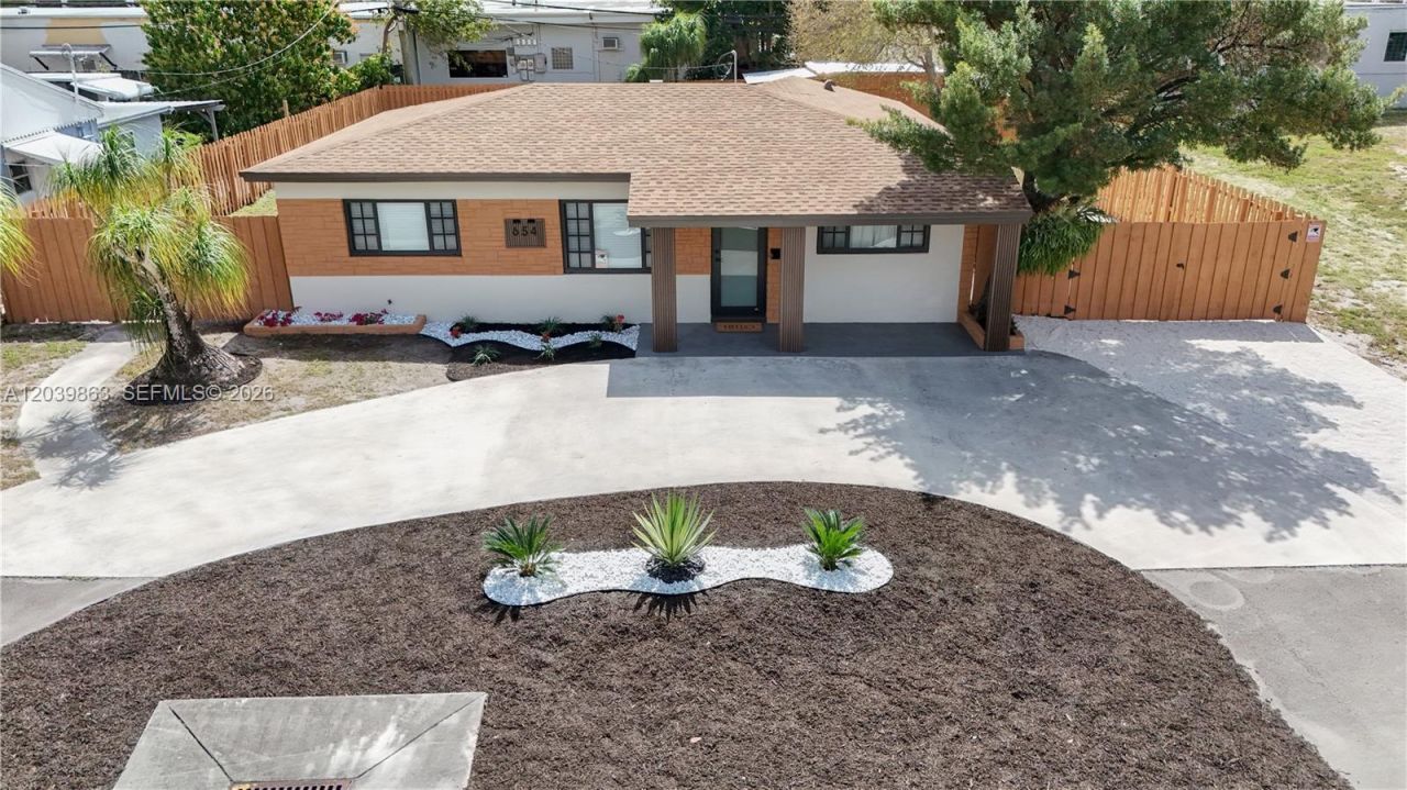 654 NW 45th St, Oakland Park, FL 33309 Main Photo