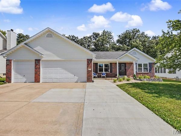 227 Highland Meadows Drive , Wentzville, MO 63385