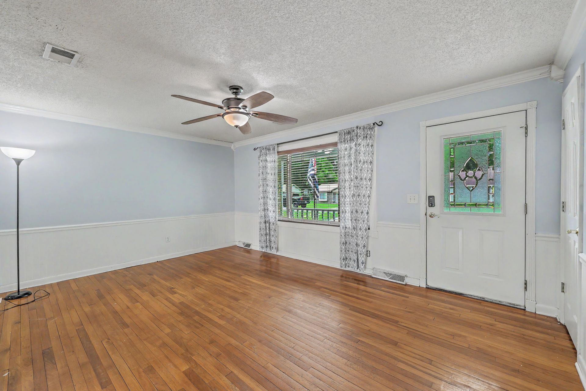 205 Janice Street Photo 10