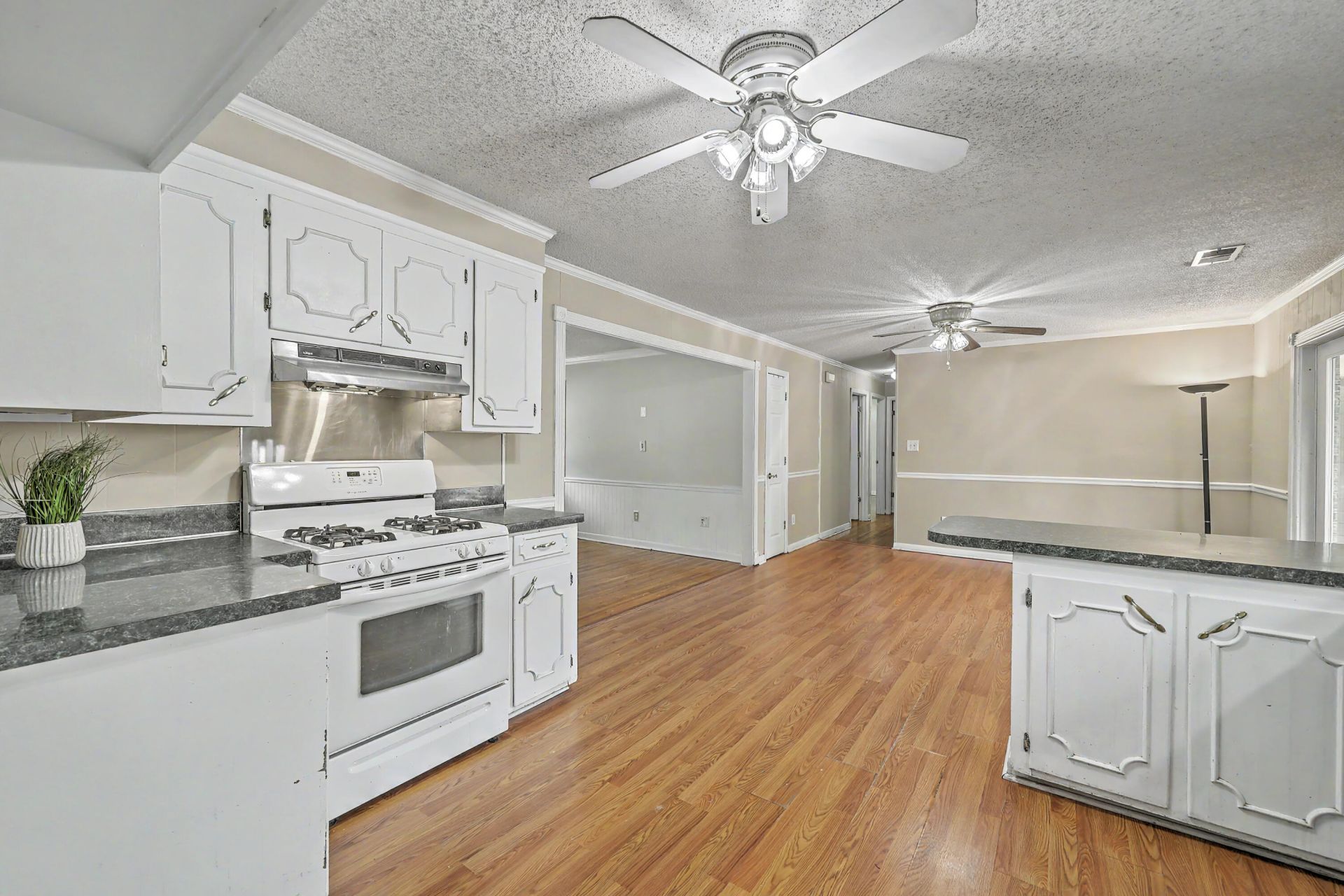 205 Janice Street Photo 15