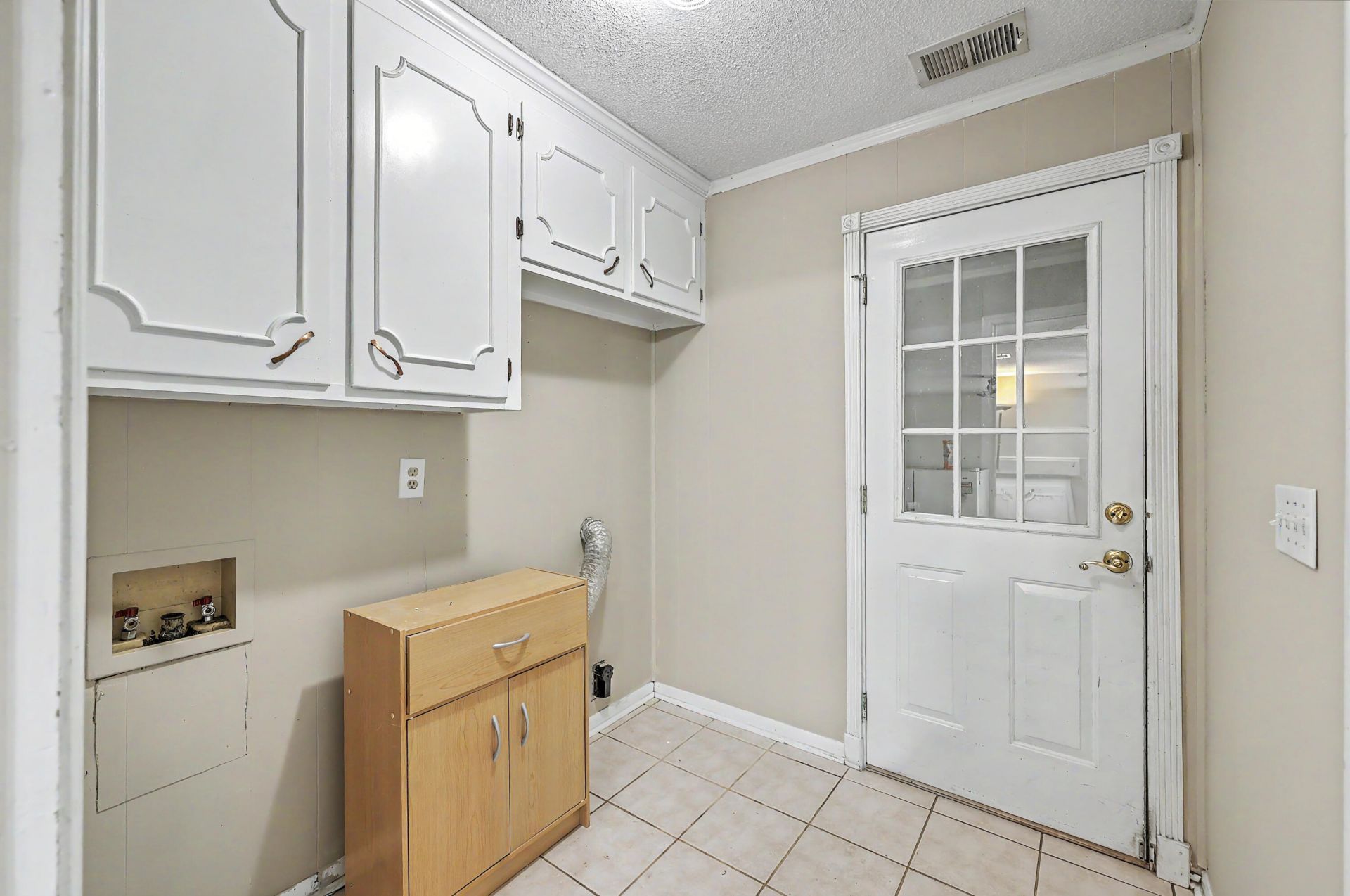 205 Janice Street Photo 16