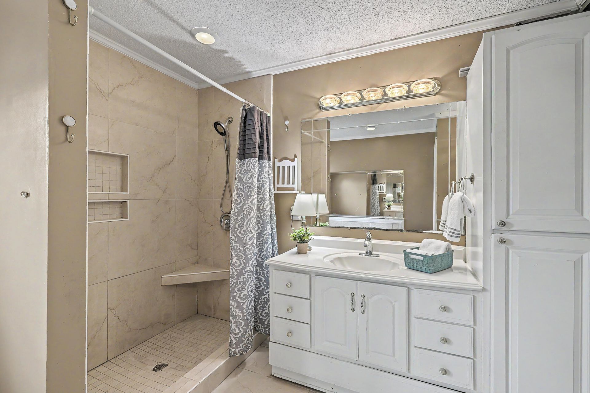 205 Janice Street Photo 21