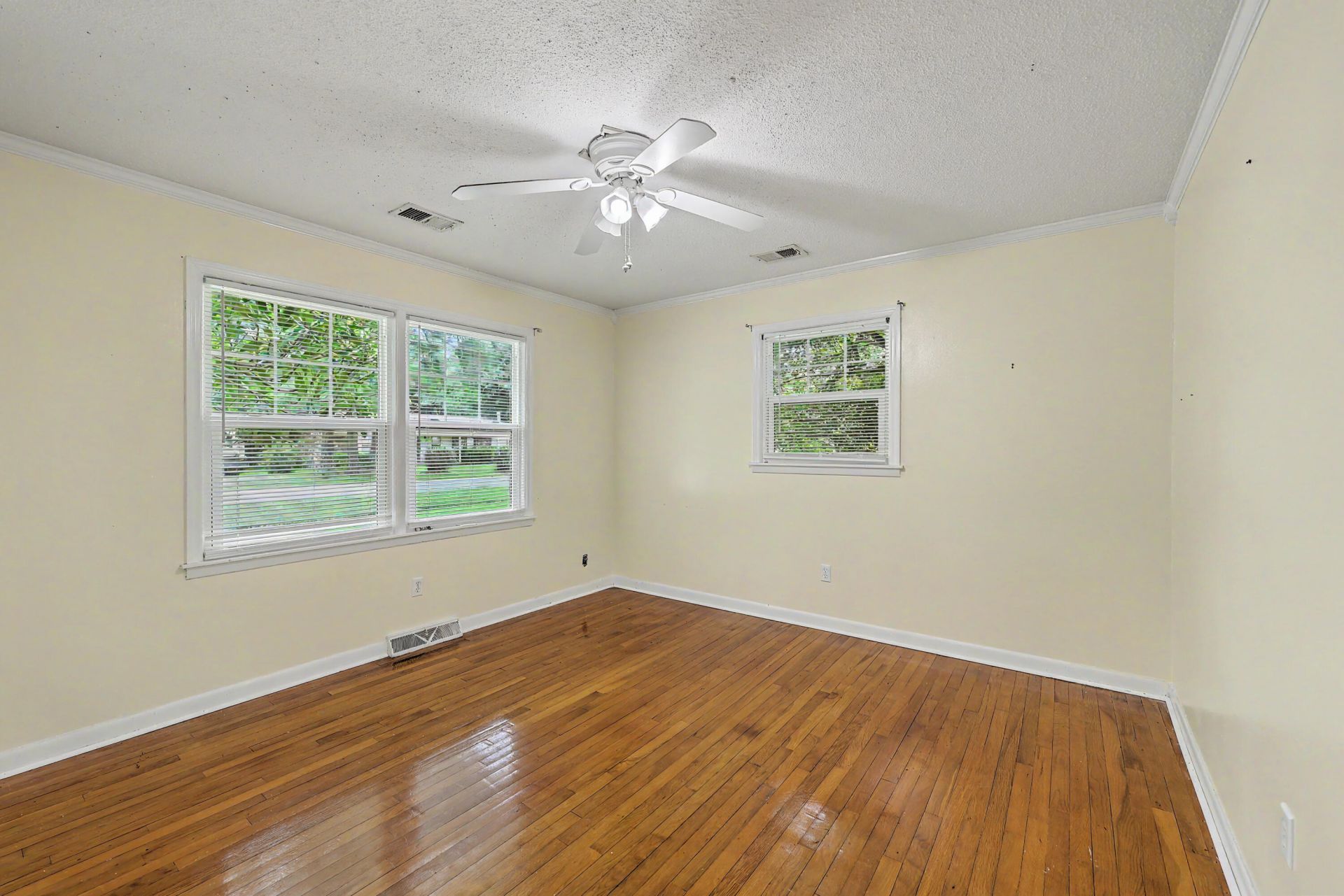 205 Janice Street Photo 24