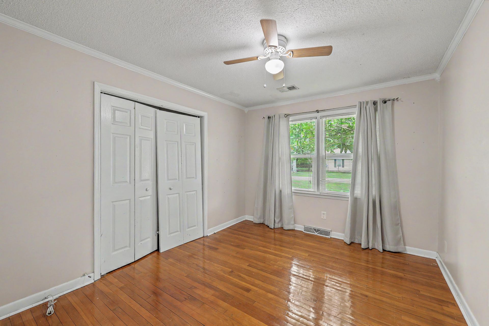 205 Janice Street Photo 26