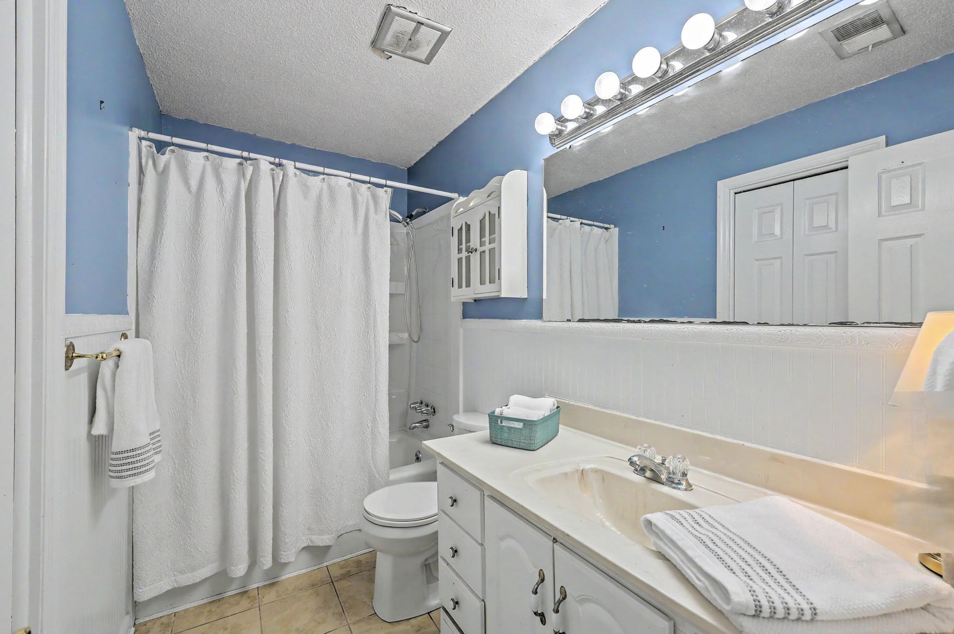 205 Janice Street Photo 27