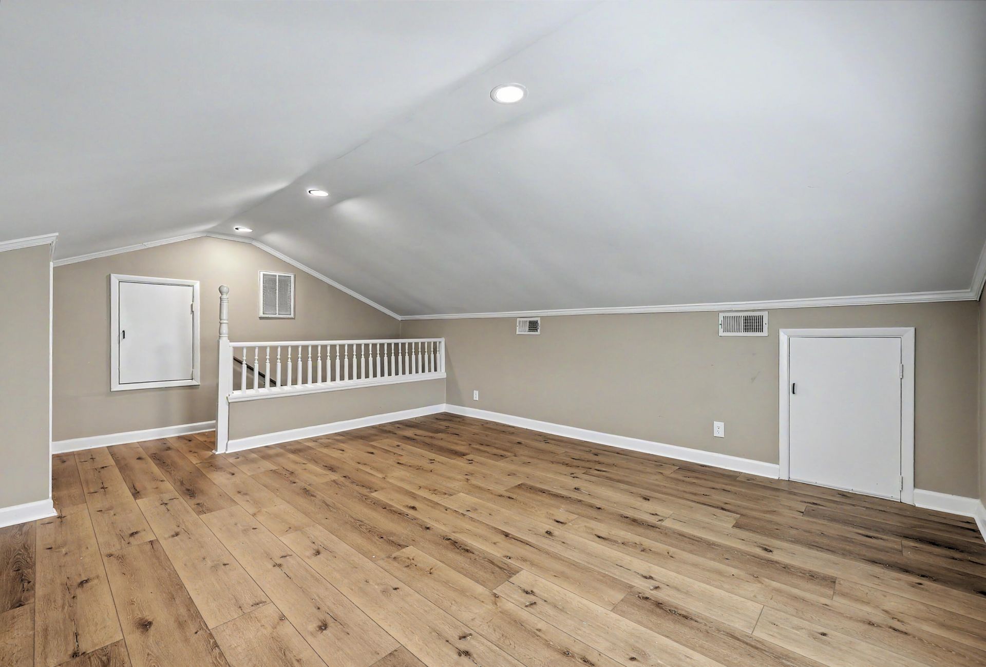 205 Janice Street Photo 29