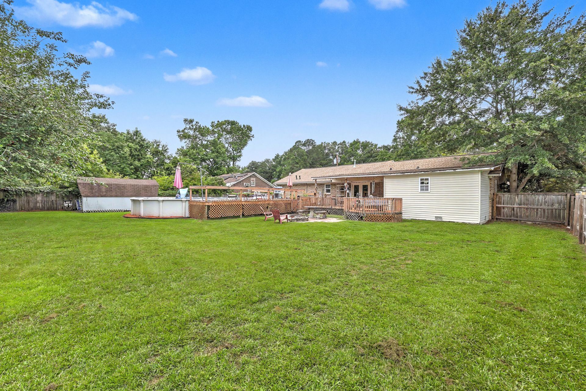 205 Janice Street Photo 38