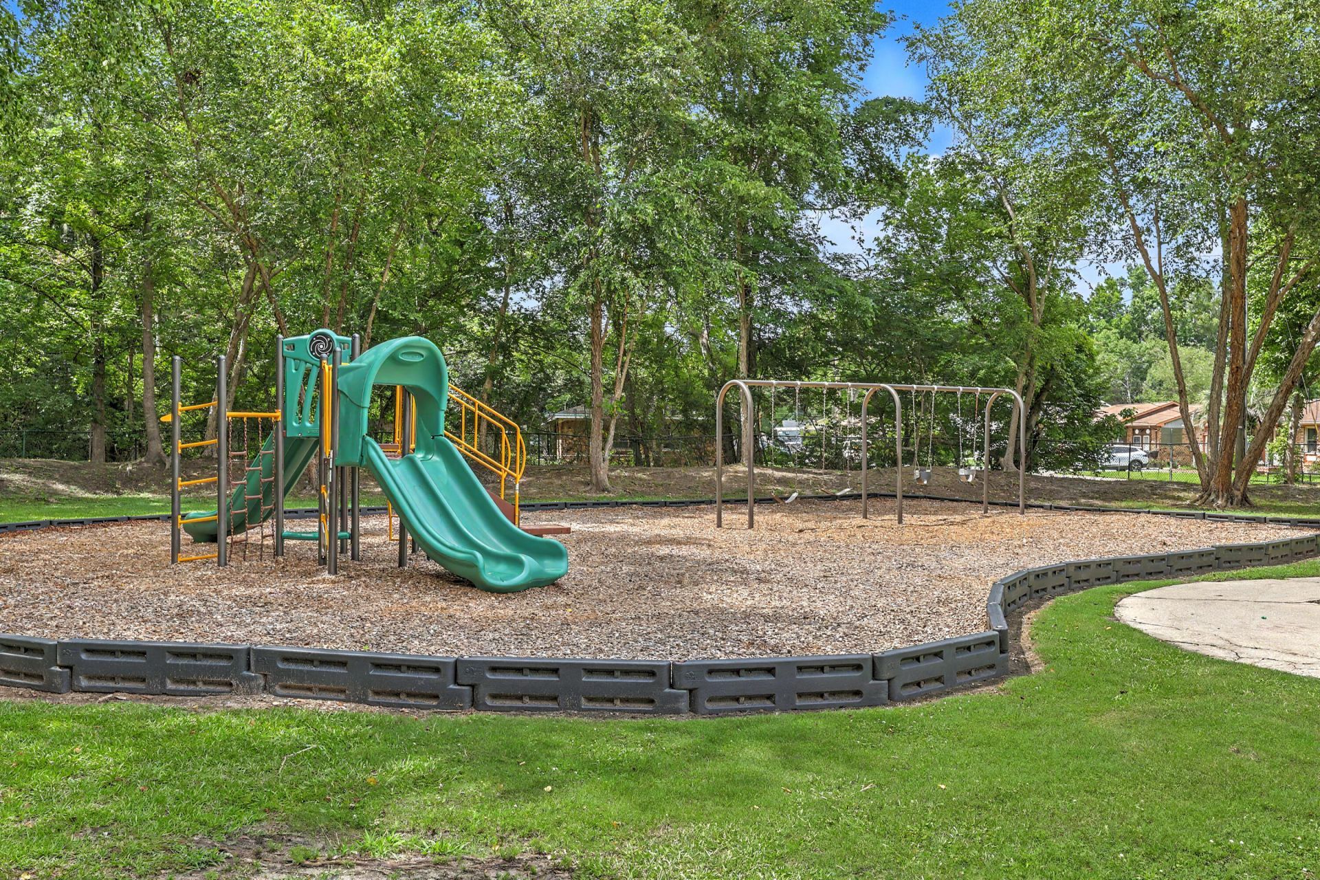 205 Janice Street Photo 44
