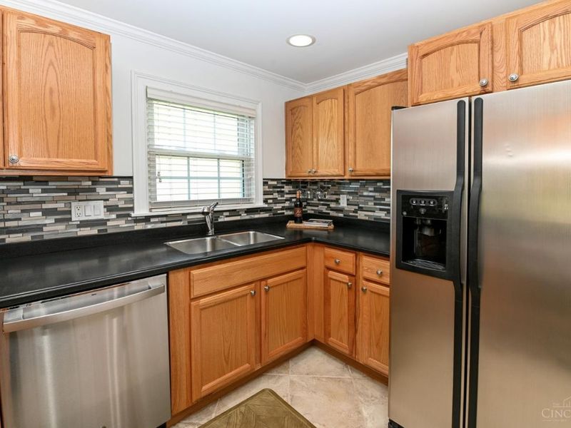 3721 Ashworth Drive, Cincinnati, OH 45208 Photo 13