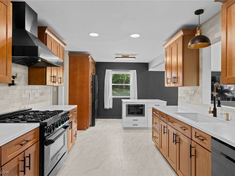 9466 Avery Road , Broadview Heights, OH 44147 Photo 12