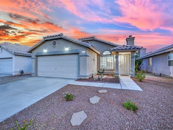7133 Old Village Avenue , Las Vegas, NV 89129