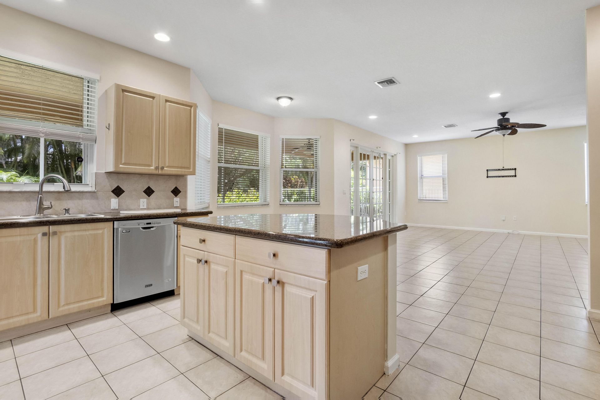 6370 Stonehurst Circle, Lake Worth, FL 33467 Photo
