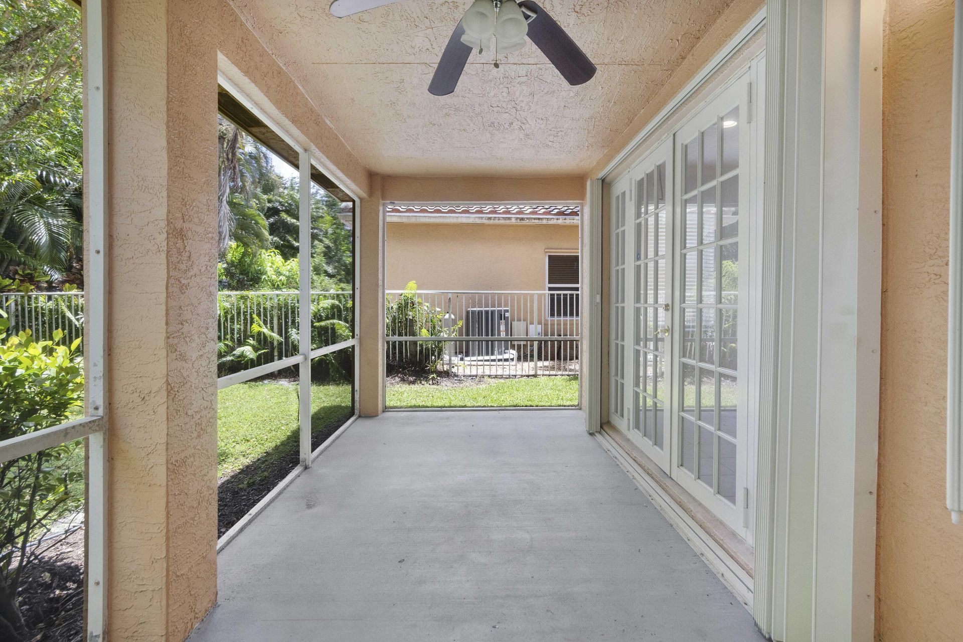 6370 Stonehurst Circle, Lake Worth, FL 33467 Photo